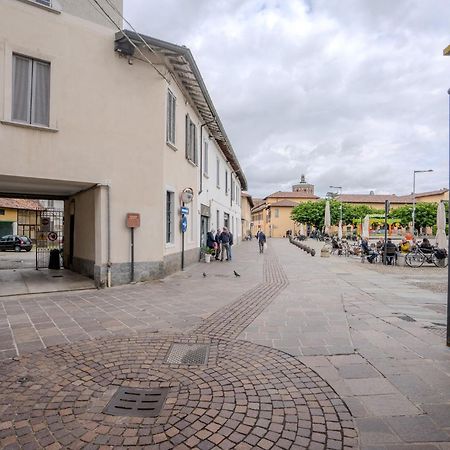Case Ospitali - Casa La Fontanella, Suggestivo Bilocale X2 In Corte チェルヌスコ・スル・ナヴィーリオ エクステリア 写真